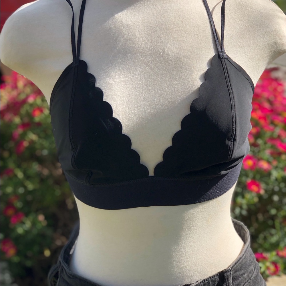 Cute scallop bra/top